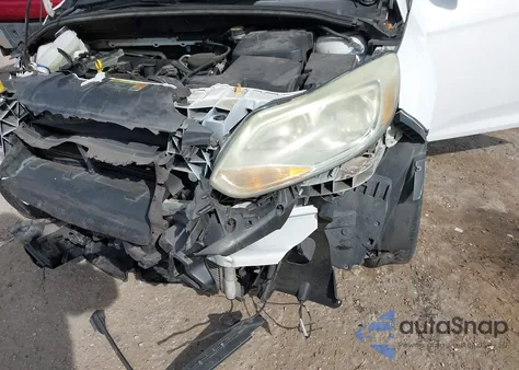 2012 Ford Focus Se z USA, uszkodzony, nr VIN 1FAHP3K23CL220191